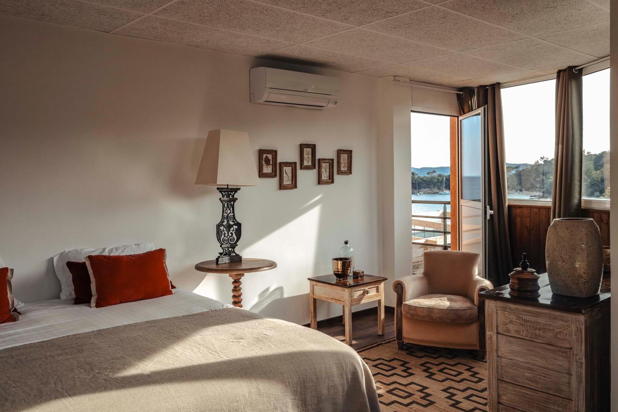 Surplage Hotel Cavaliere เลอลาวองดูว์ ภายนอก รูปภาพ