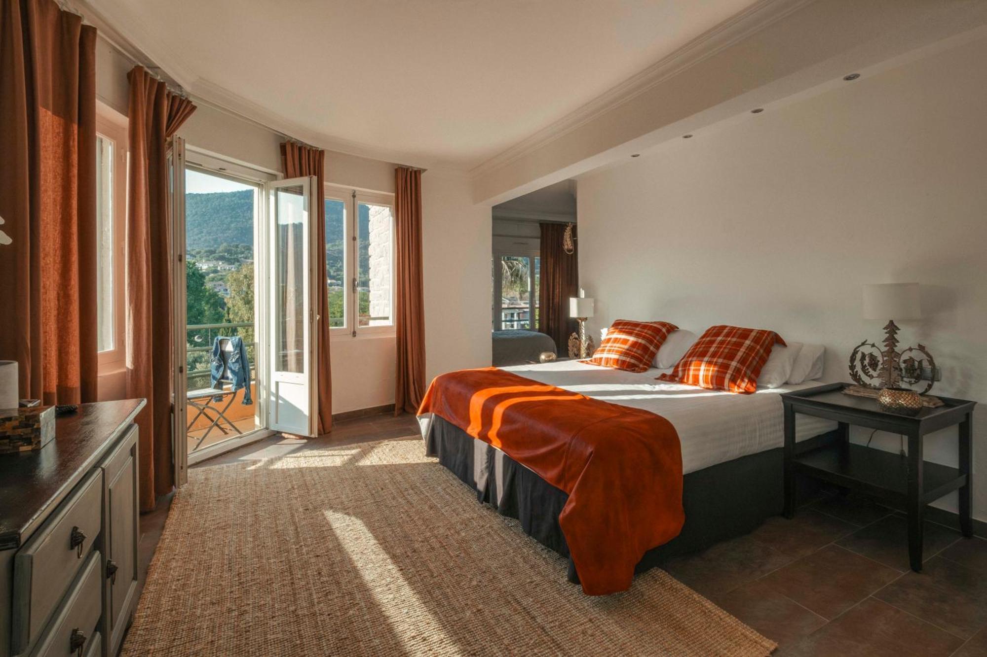 Surplage Hotel Cavaliere เลอลาวองดูว์ ภายนอก รูปภาพ