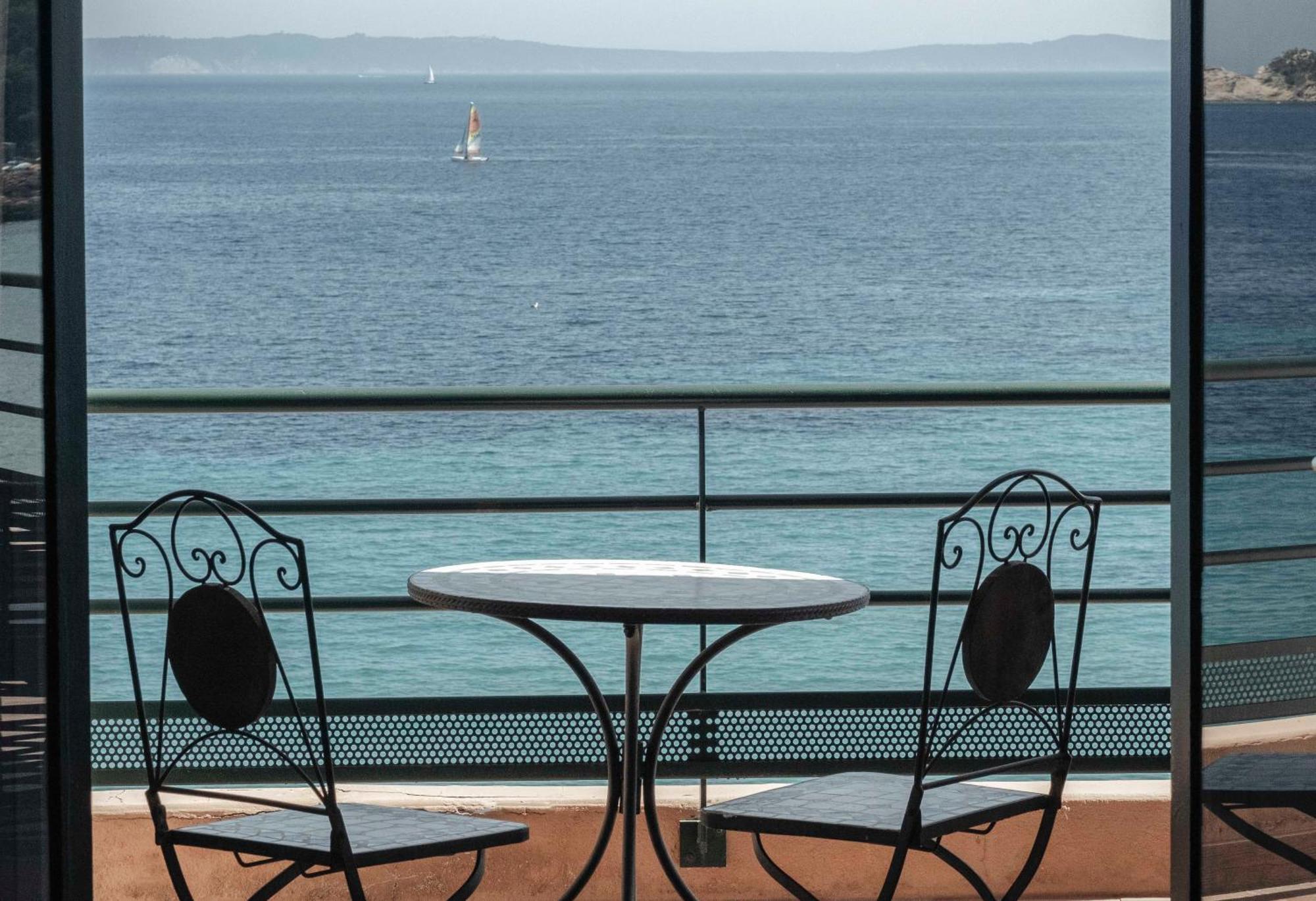 Surplage Hotel Cavaliere เลอลาวองดูว์ ภายนอก รูปภาพ