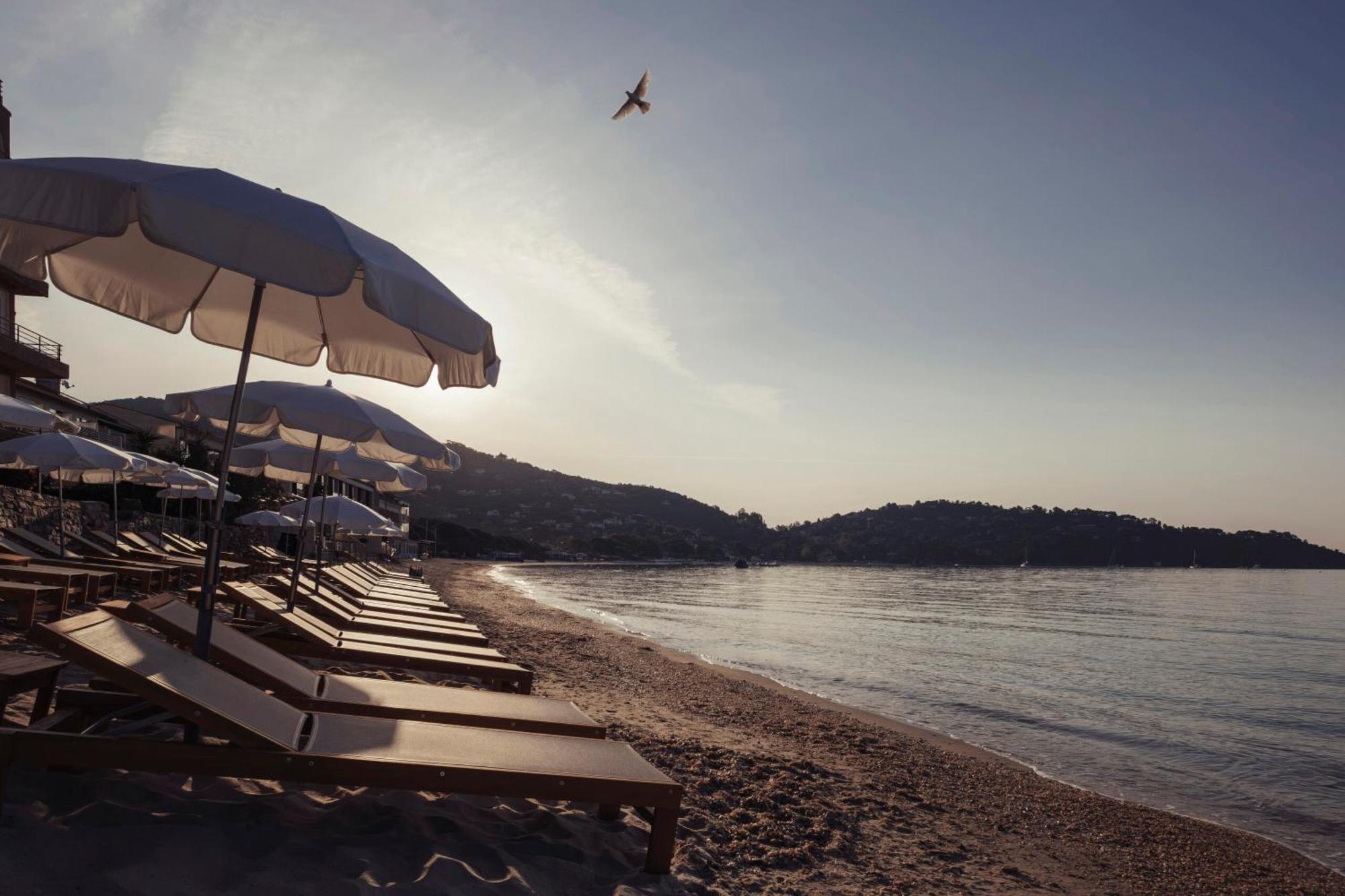 Surplage Hotel Cavaliere เลอลาวองดูว์ ภายนอก รูปภาพ